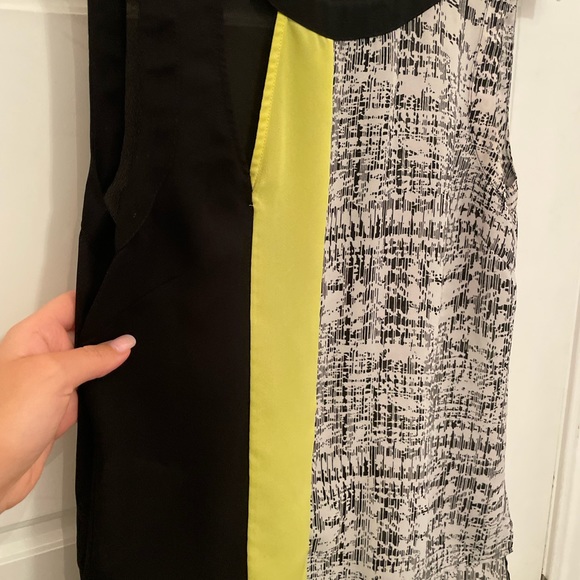 Gorgeous BCBGMAXAZRIA asymmetrical top blouse - Picture 2 of 8